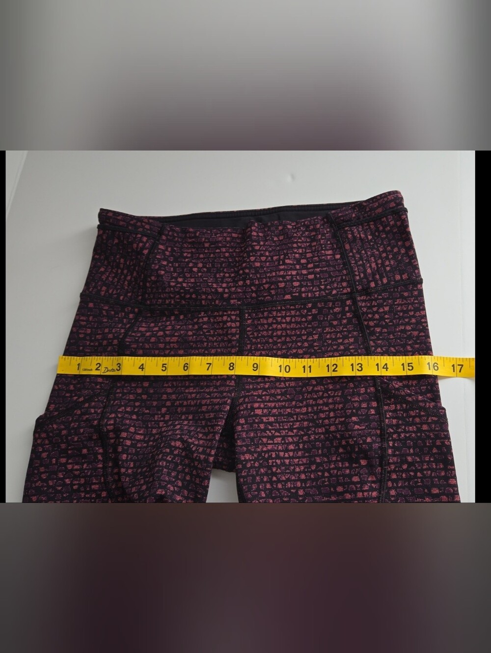 Lululemon Cropped Athletic Leggings Purple Pattern Coral Lining Size Tag Removed - Picture 9 of 16